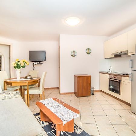 Apartments Dominik Ровінь Екстер'єр фото