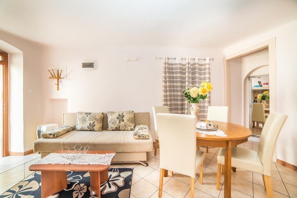 Apartments Dominik Ровінь Екстер'єр фото